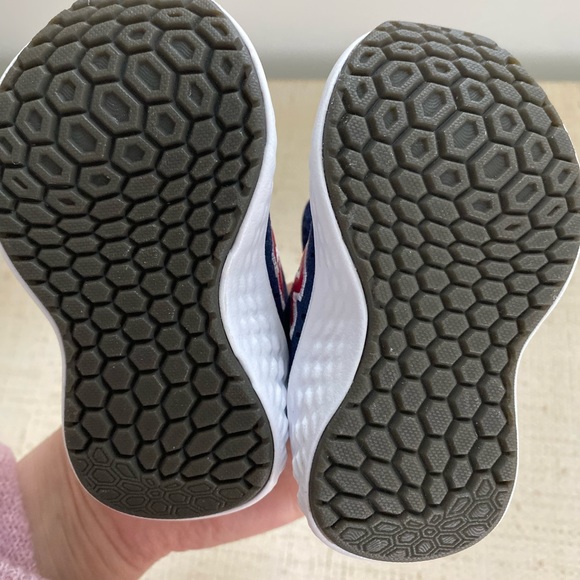 New balance baby shoes infant size 3 in box. - Picture 5 of 7